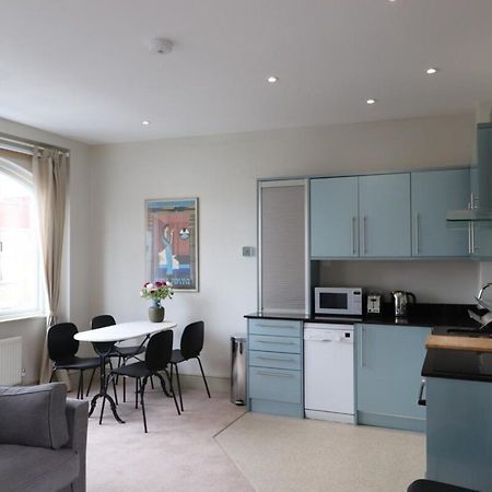 Stylish Light-Filled 1 Bedroom Flat In Hammersmith London Exterior foto