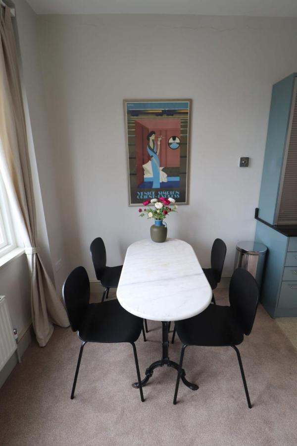 Stylish Light-Filled 1 Bedroom Flat In Hammersmith London Exterior foto