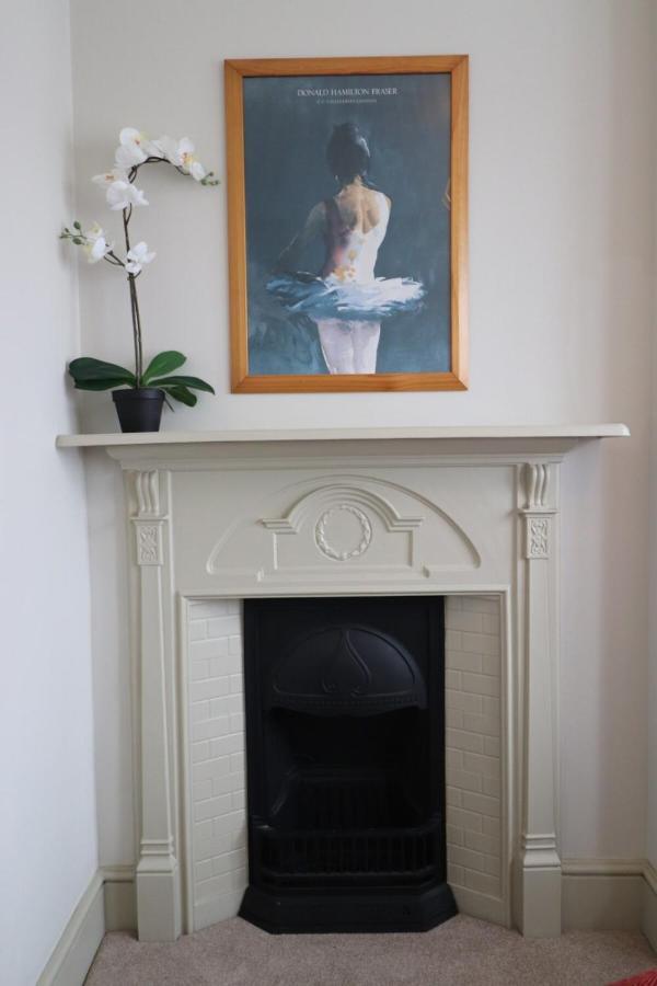 Stylish Light-Filled 1 Bedroom Flat In Hammersmith London Exterior foto